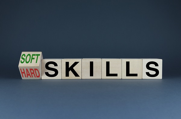 A diferença entre hard skills e soft skills: selecione os melhores profissionais